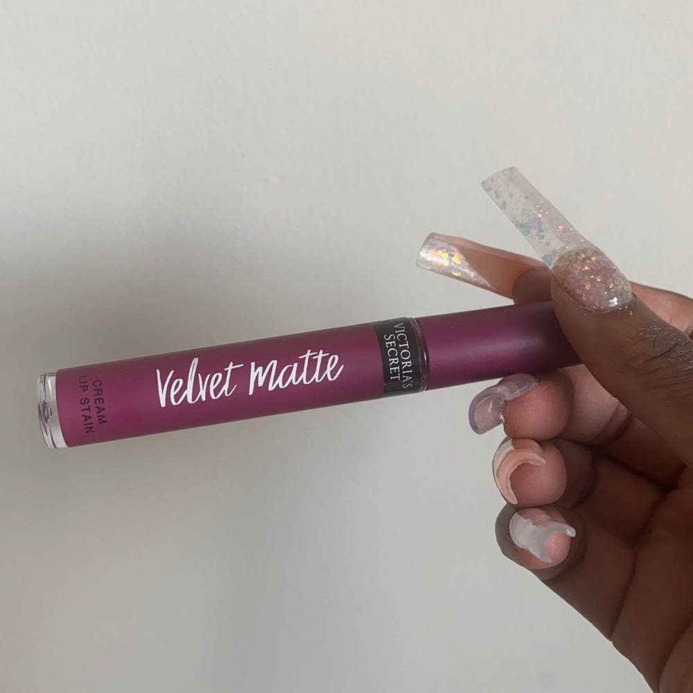 Victoria’s Secret Velvet Matte Lipstick